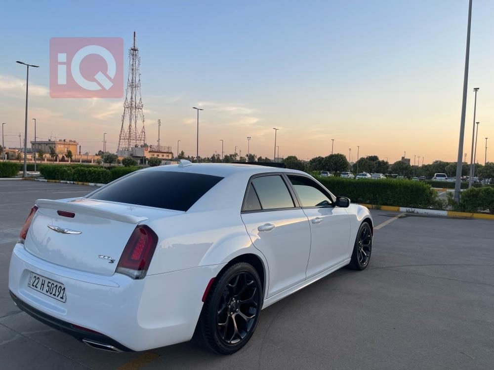 كرايسلر 300